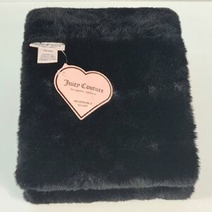 ✨ Juicy Couture Faux Fur Reversible Scarf – NWT ✨